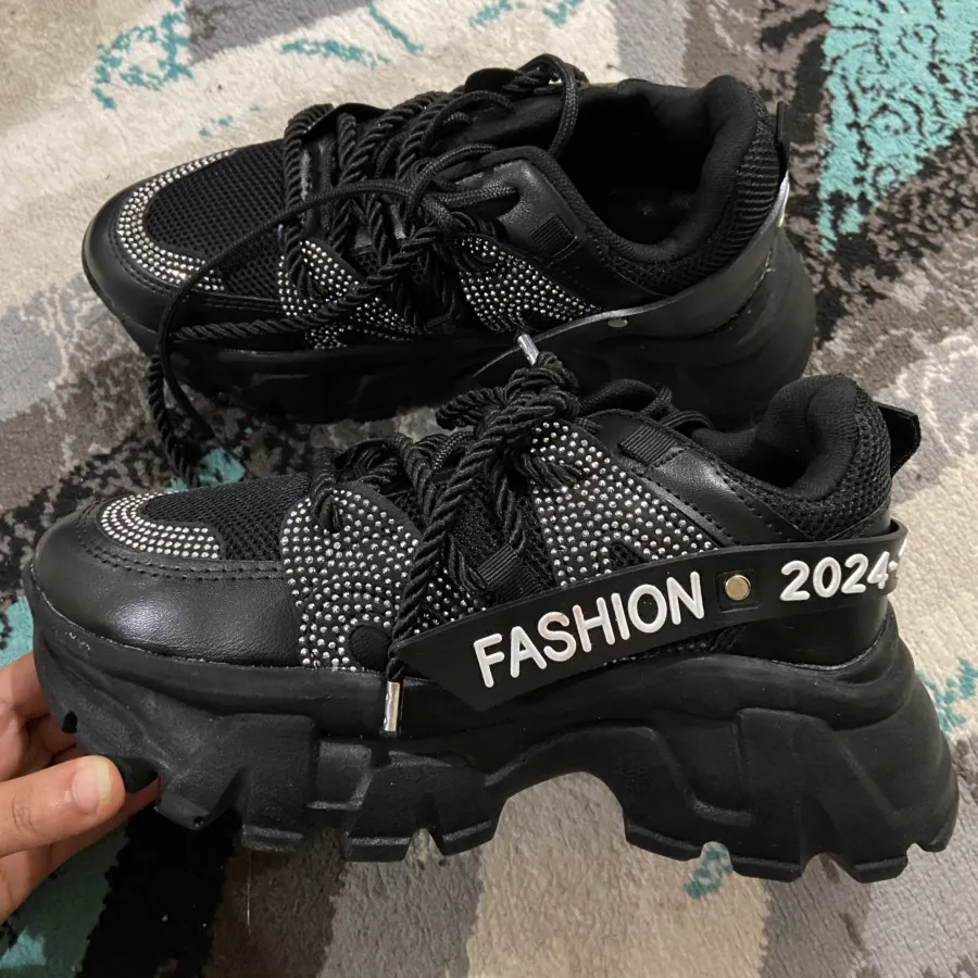 کتونی مجلسی نگینی