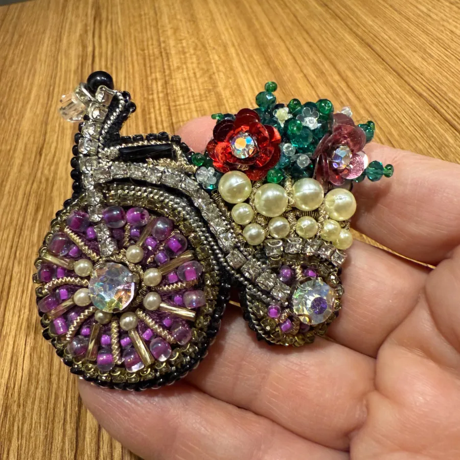 گل سینه کار دست