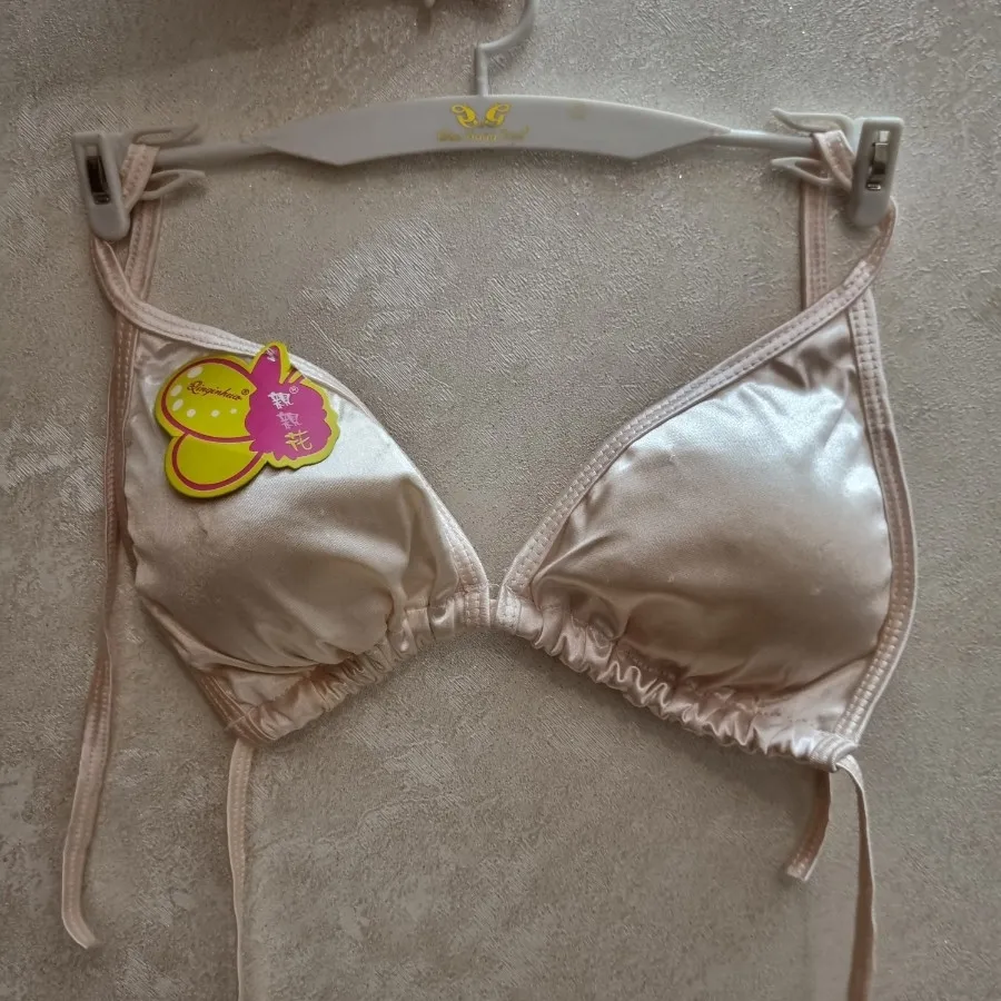 سوتین با بند های گره ای