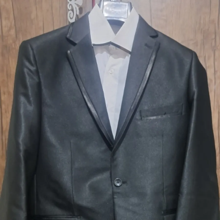 کت وشلوار داماد با پیراهن