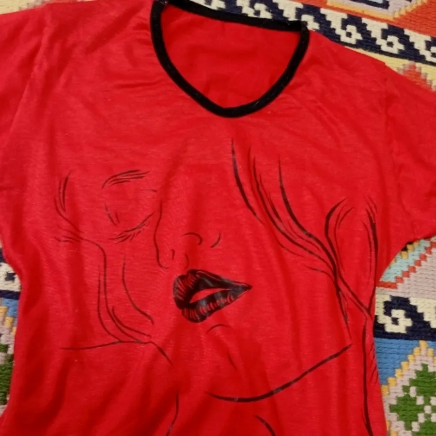 تیشرت دخترانه طرح مادام