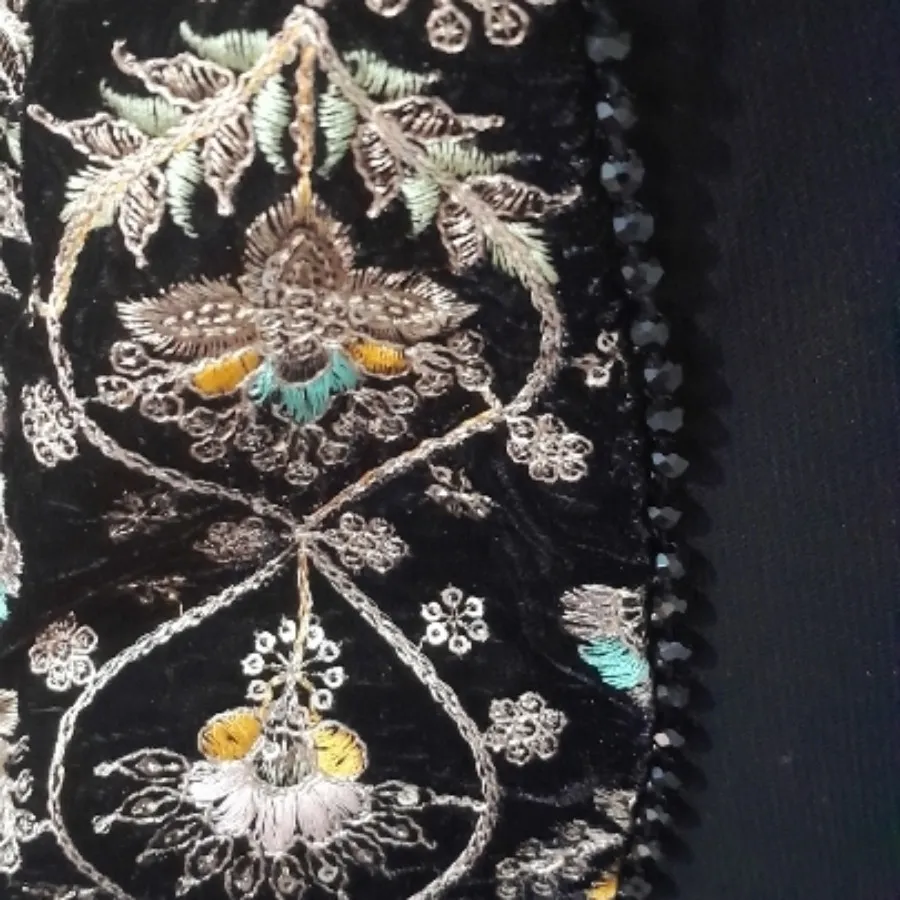 مانتو کار شده