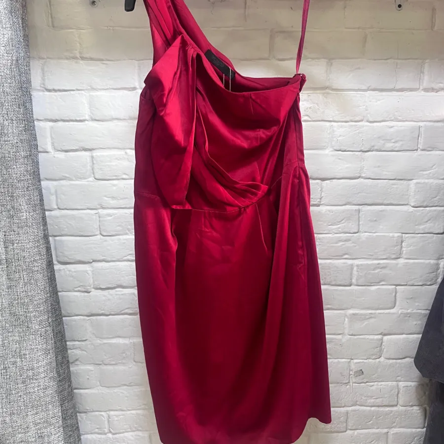 پیراهن قرمز