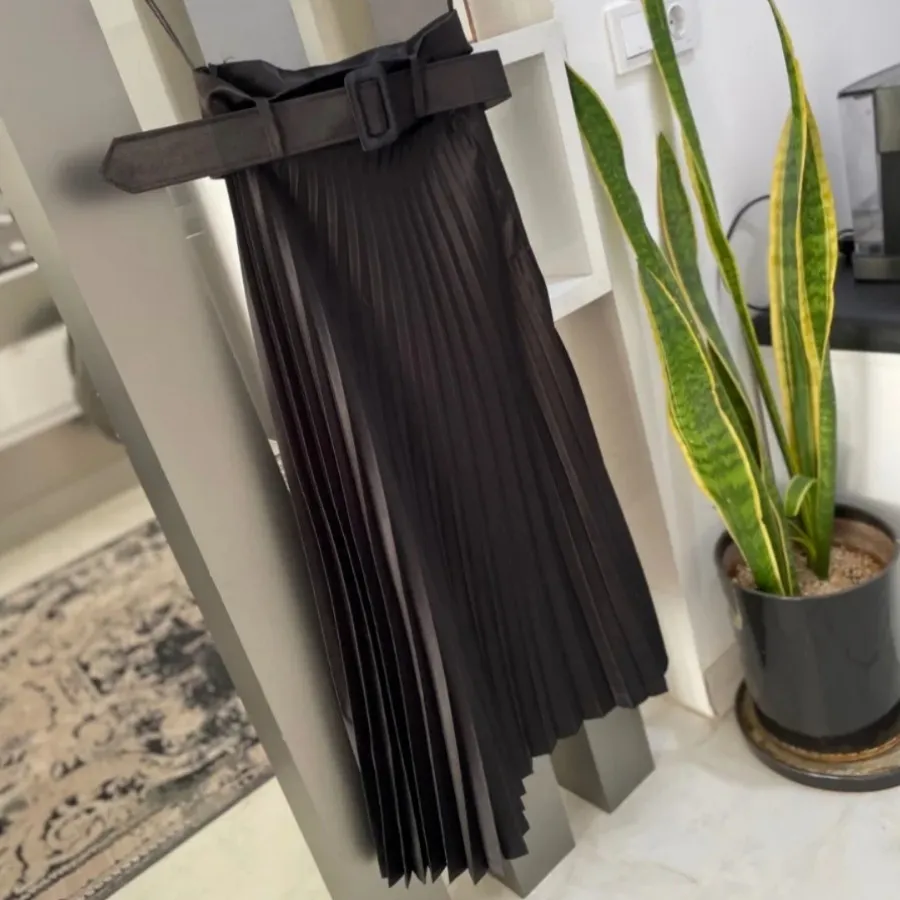 دامن پلیسه مشکی