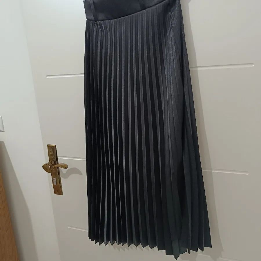 دامن پلیسه مشکی