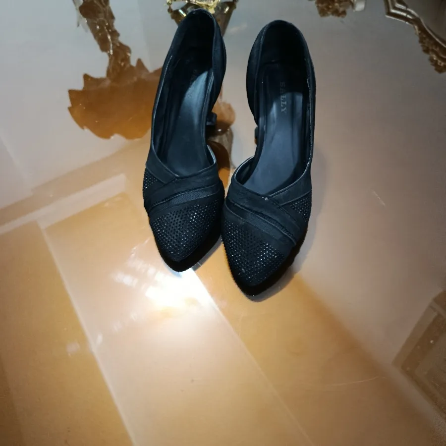 کفش پاشنه دار مارک باللی