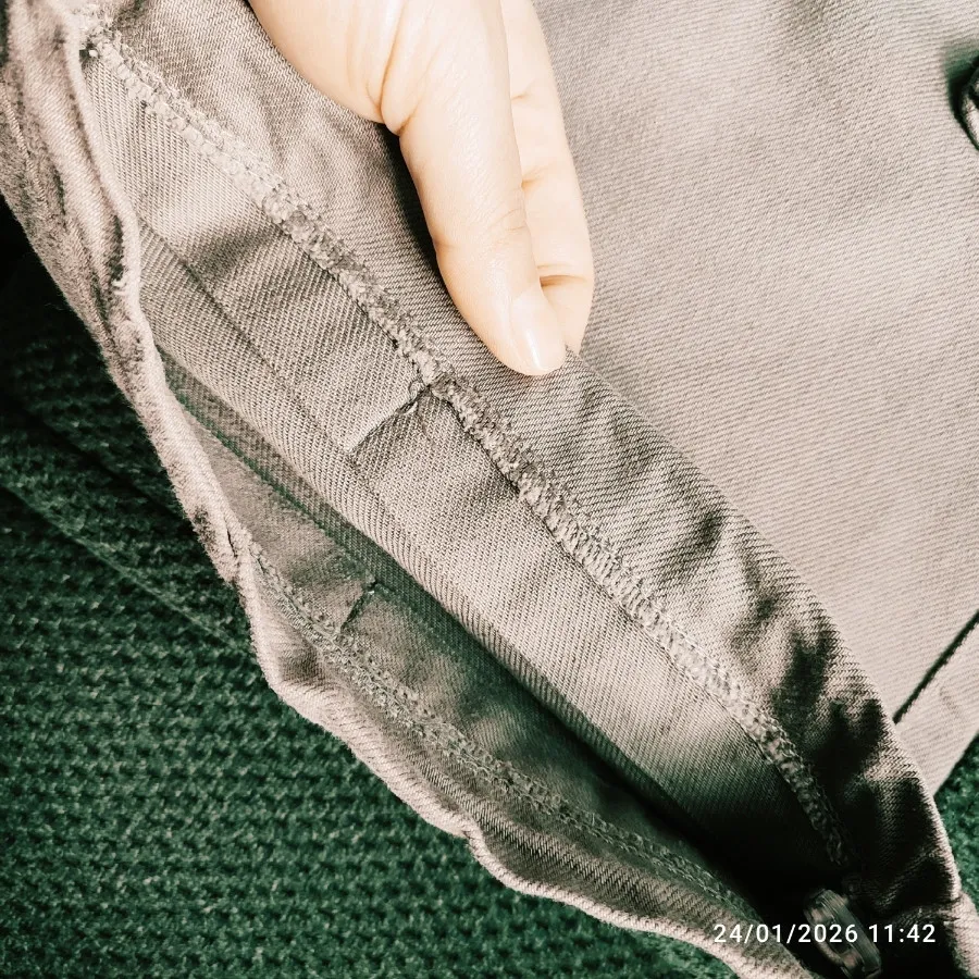 شلوارکارگوی سبزخیلی ملایم