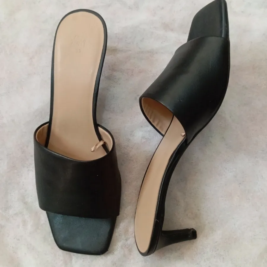 کفش اچ اند ام