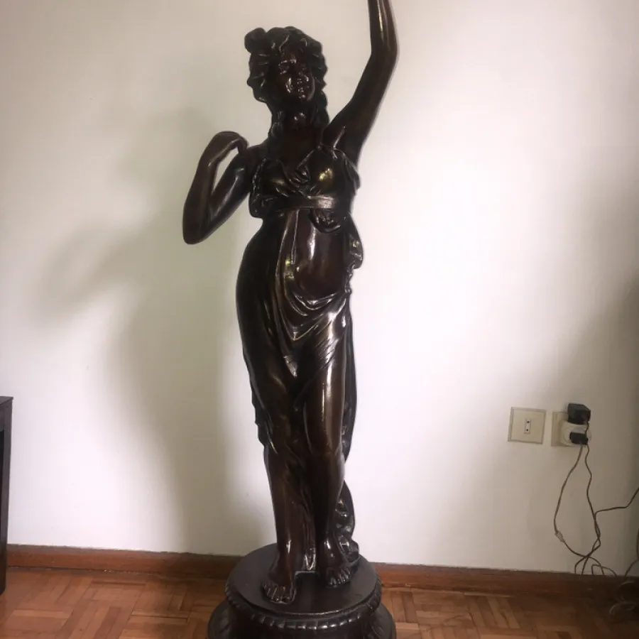 مجسمه تندیس