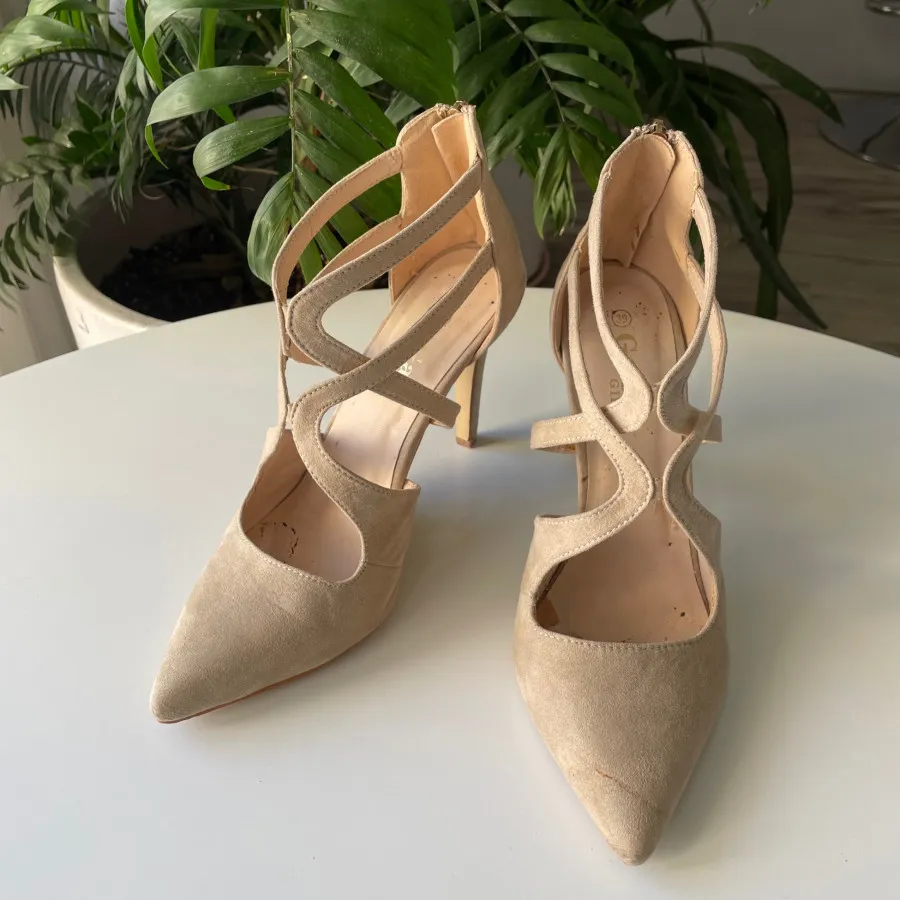 کفش پاشنه بلند