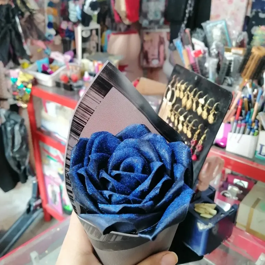 شاخه گل شاین دار