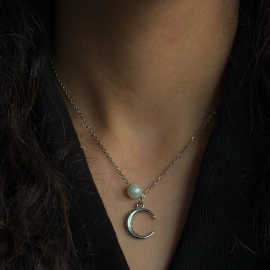 گردنبند ماه و مروارید