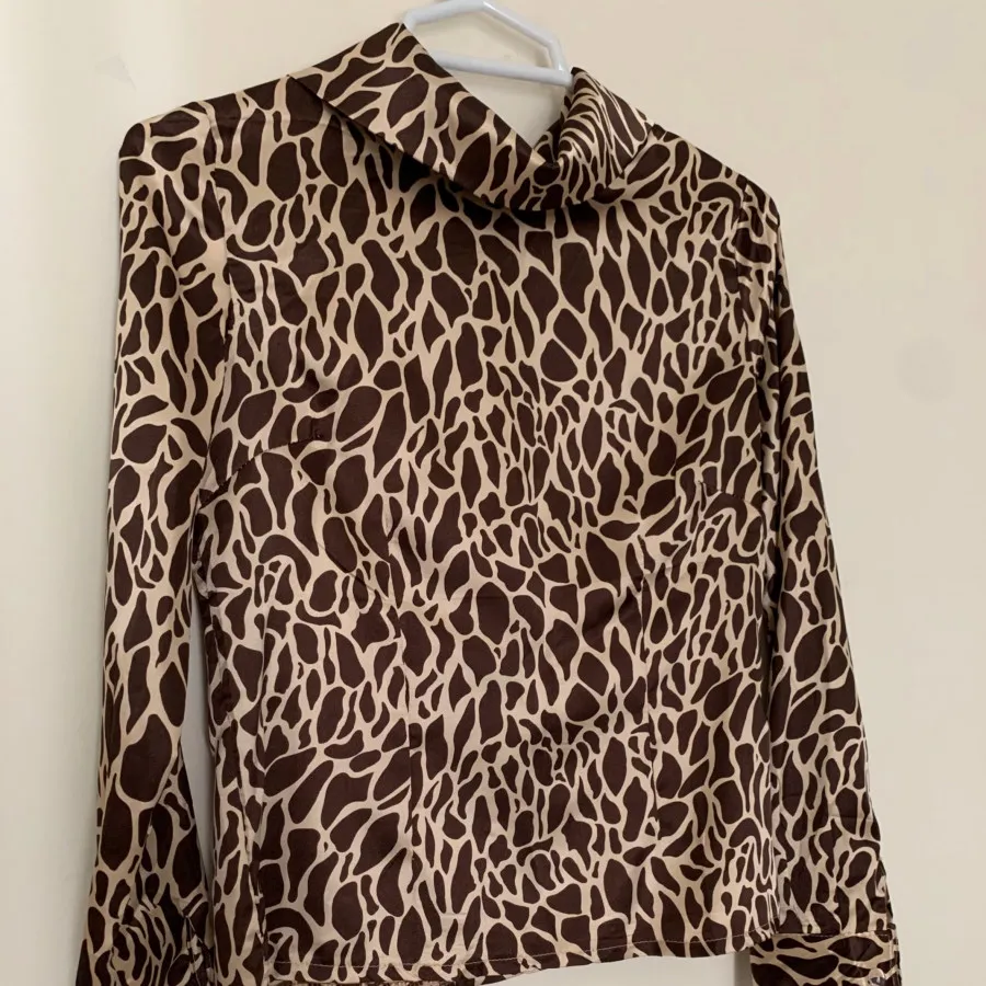 کت و دامن و شومیز