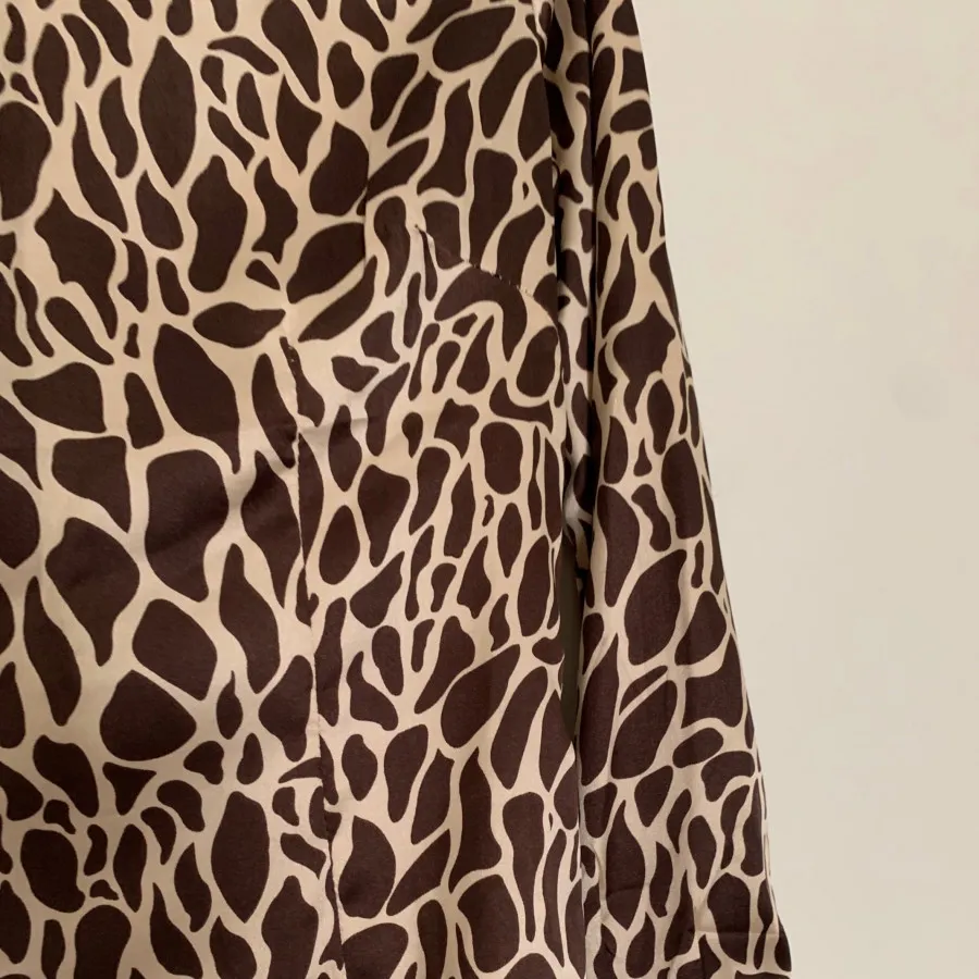 کت و دامن و شومیز