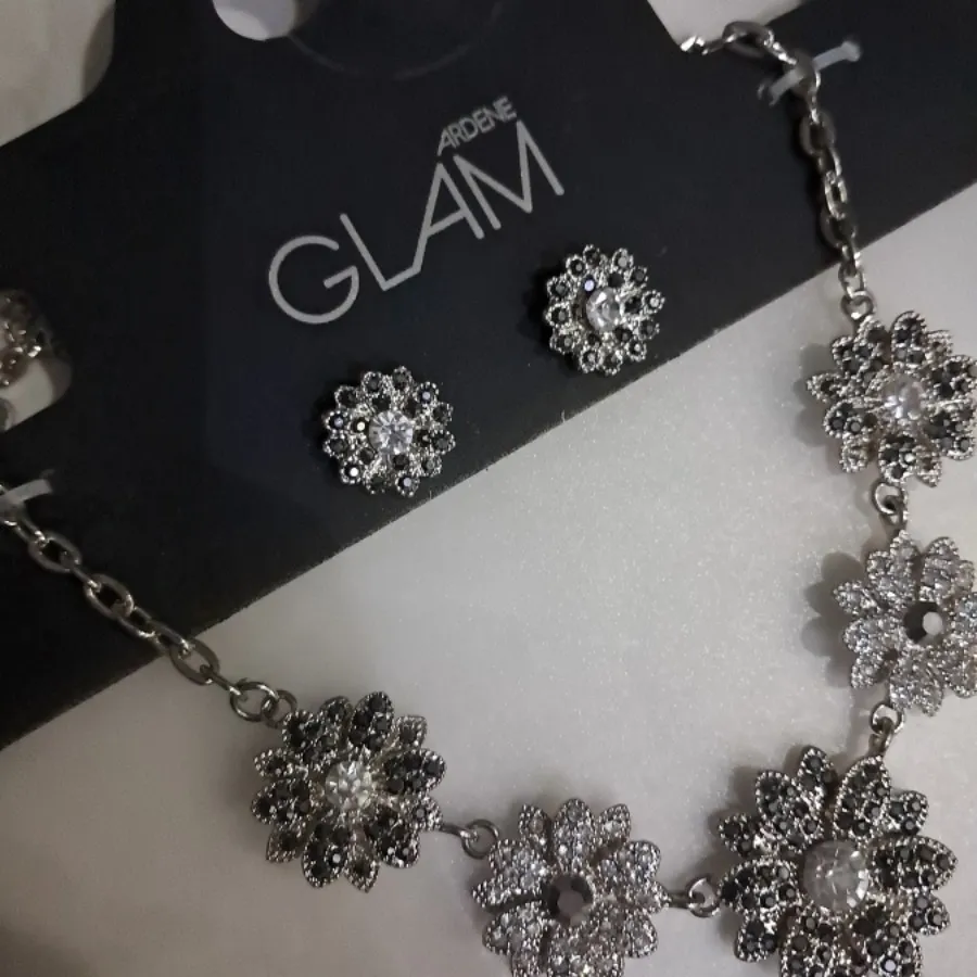 ست گردنبند و گوشواره