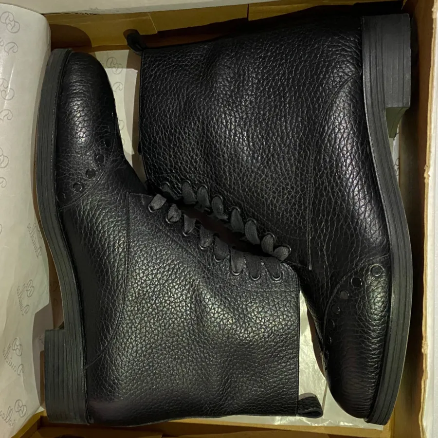 نیم بوت چرم مشکی دنیلی