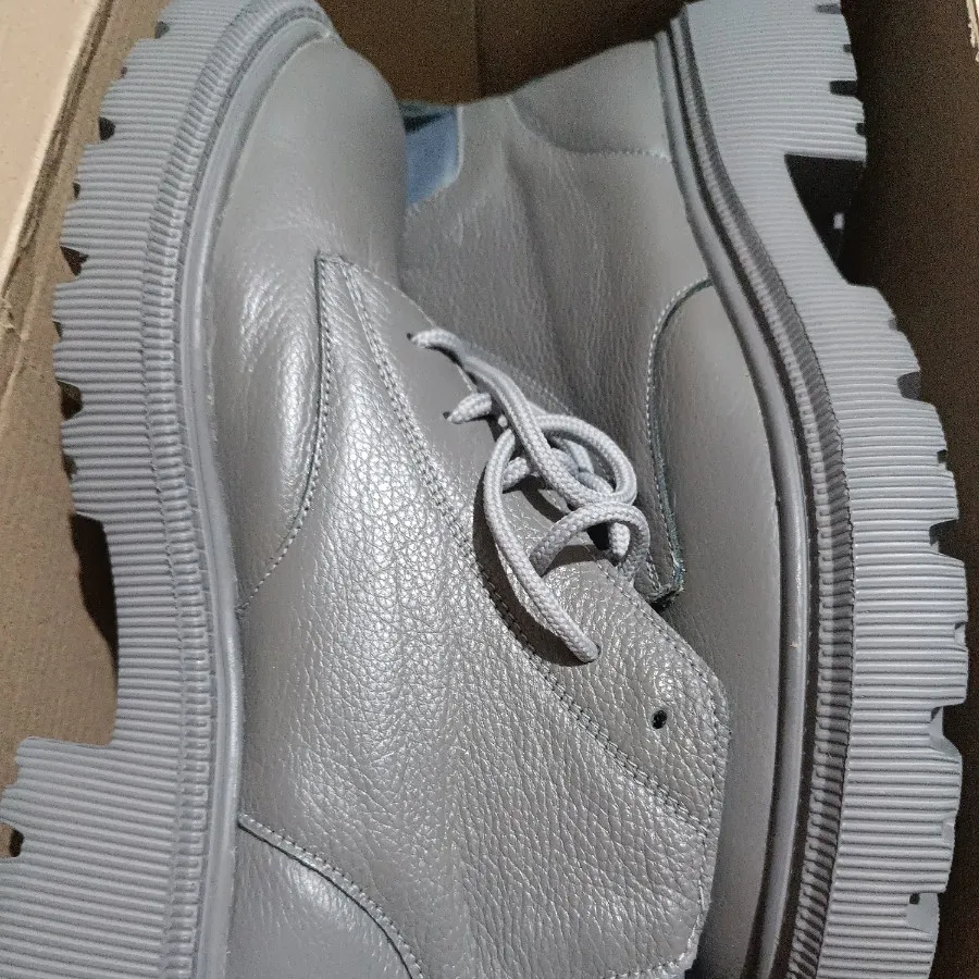 بوت چرم خارجی