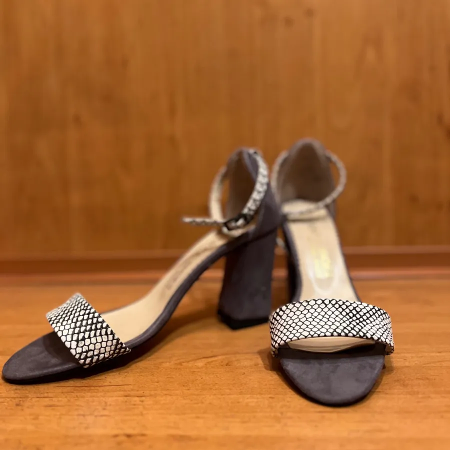 کفش پوست ماری جلوباز38