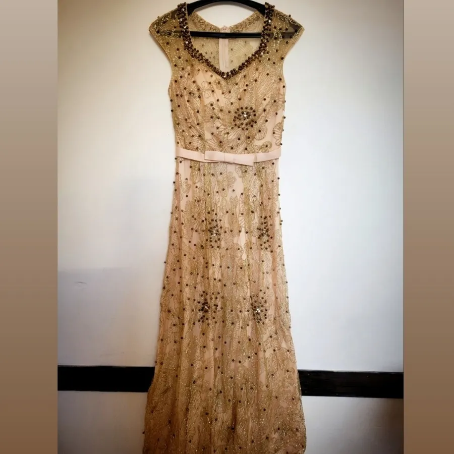 لباس مجلسی طلایی