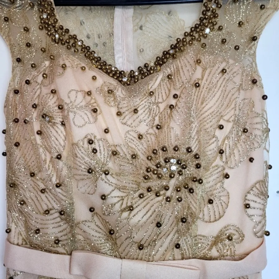 لباس مجلسی طلایی