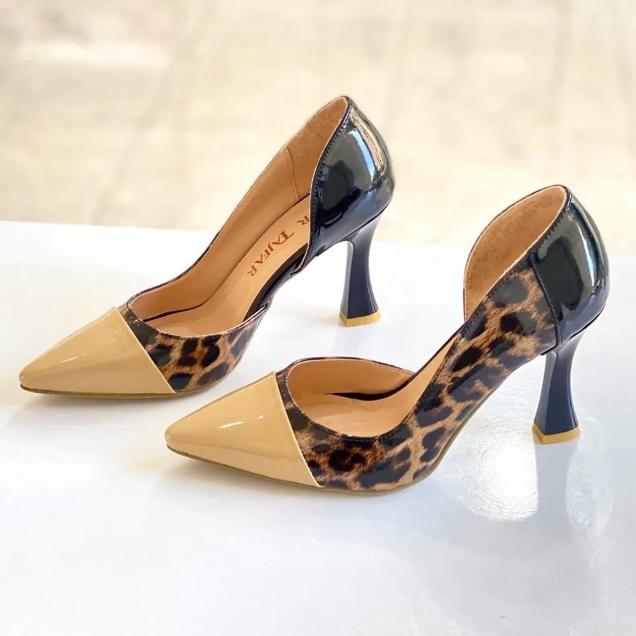 کفش پلنگی کرمی