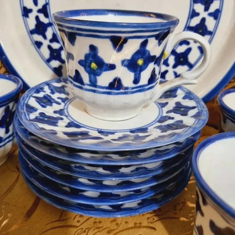 یک دست فنجان و نعلبکی