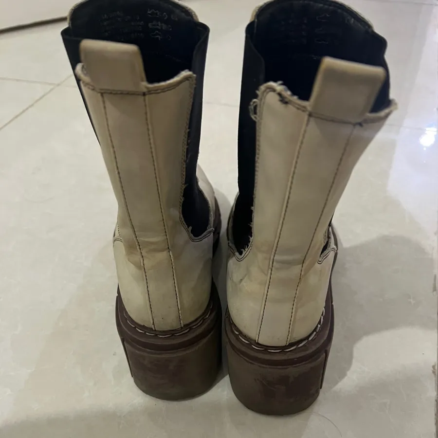 نیم بوت خارجی