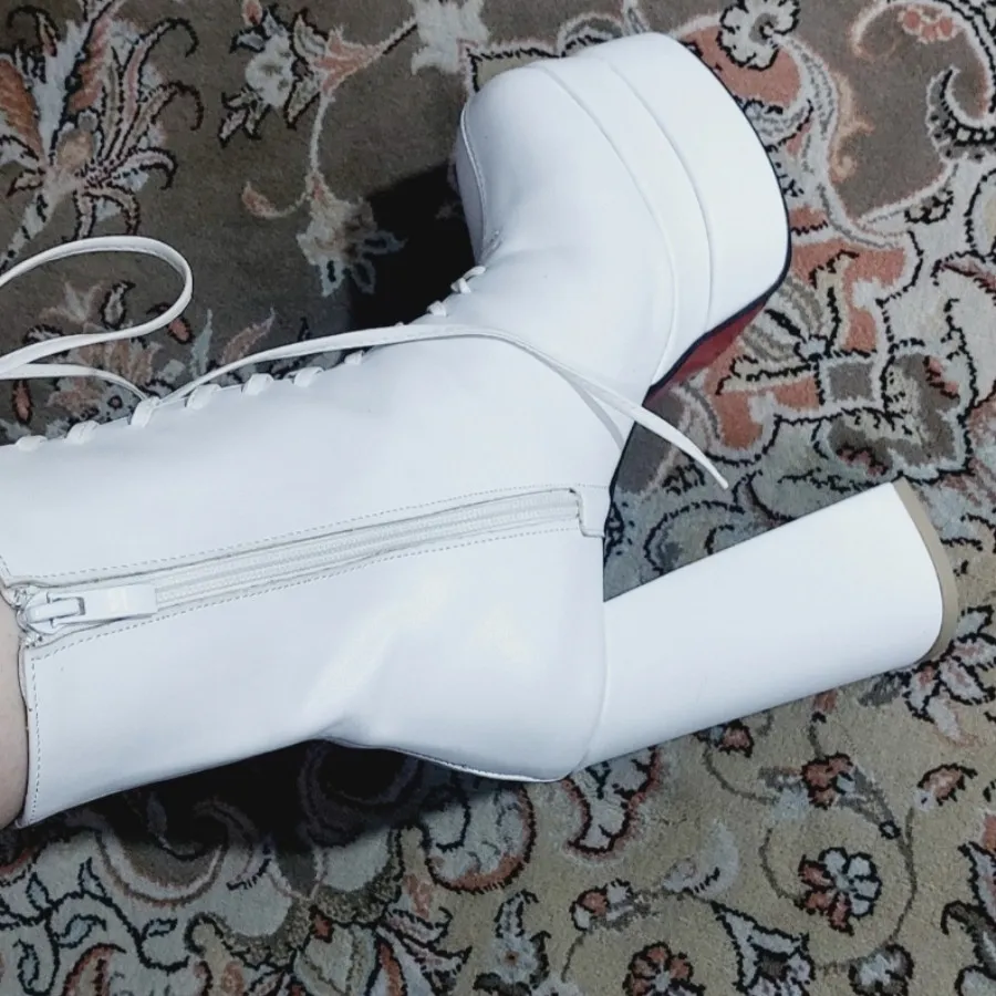 بوت پاشنه بلند