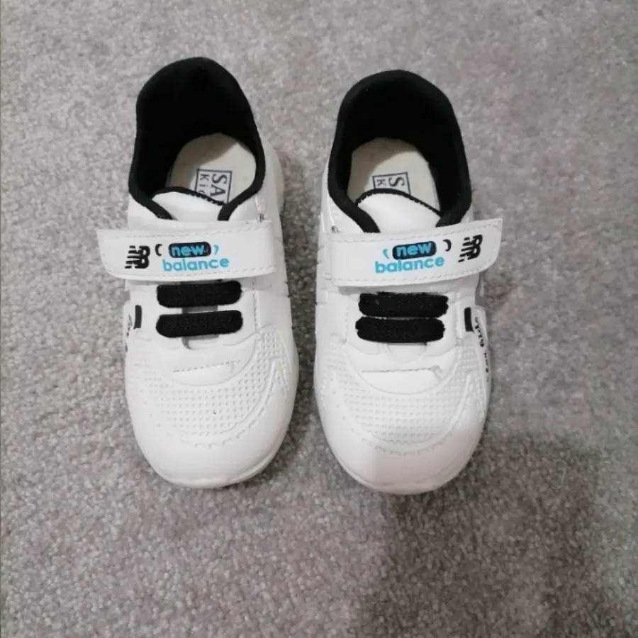 کتونی نیو بالانس