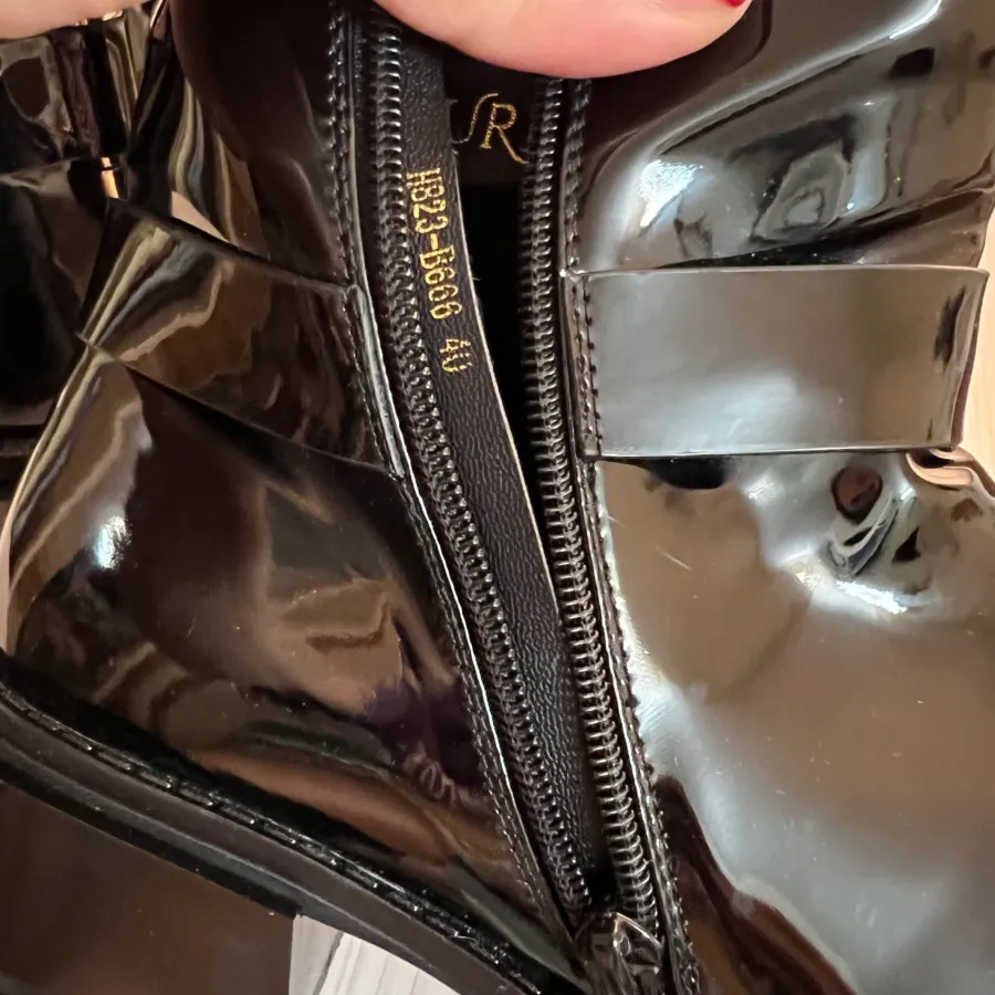 نیم بوت خارجی