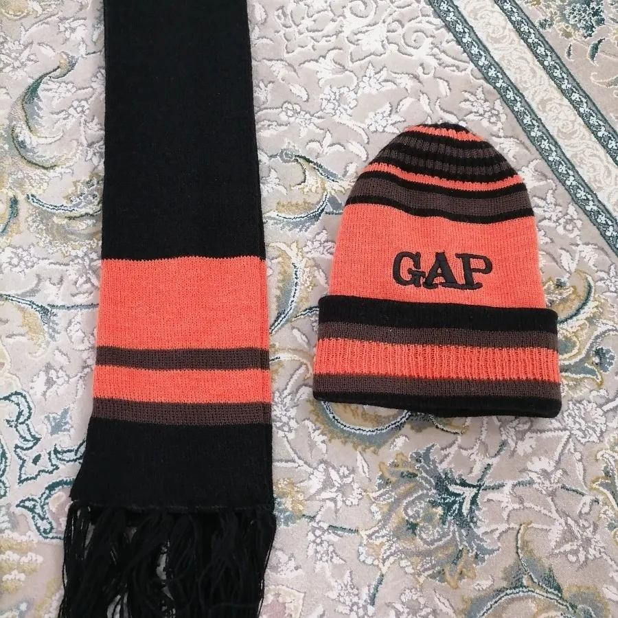 کلاه و شال گردن