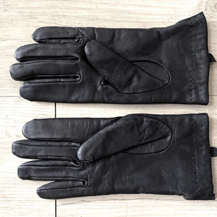 دستکش چرمی مارک بنتون