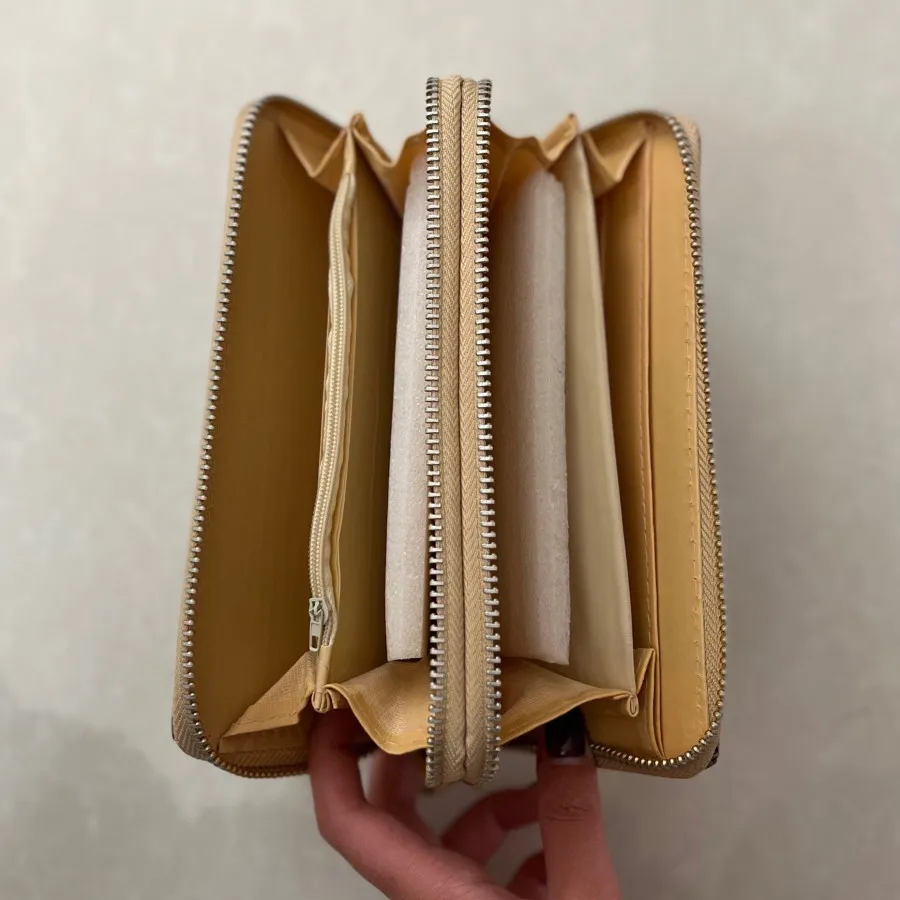 کیف پول زنانه