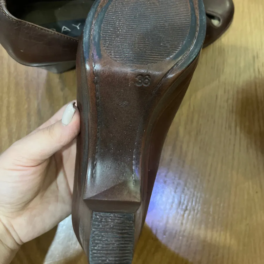 کفش چرم قهوه ای