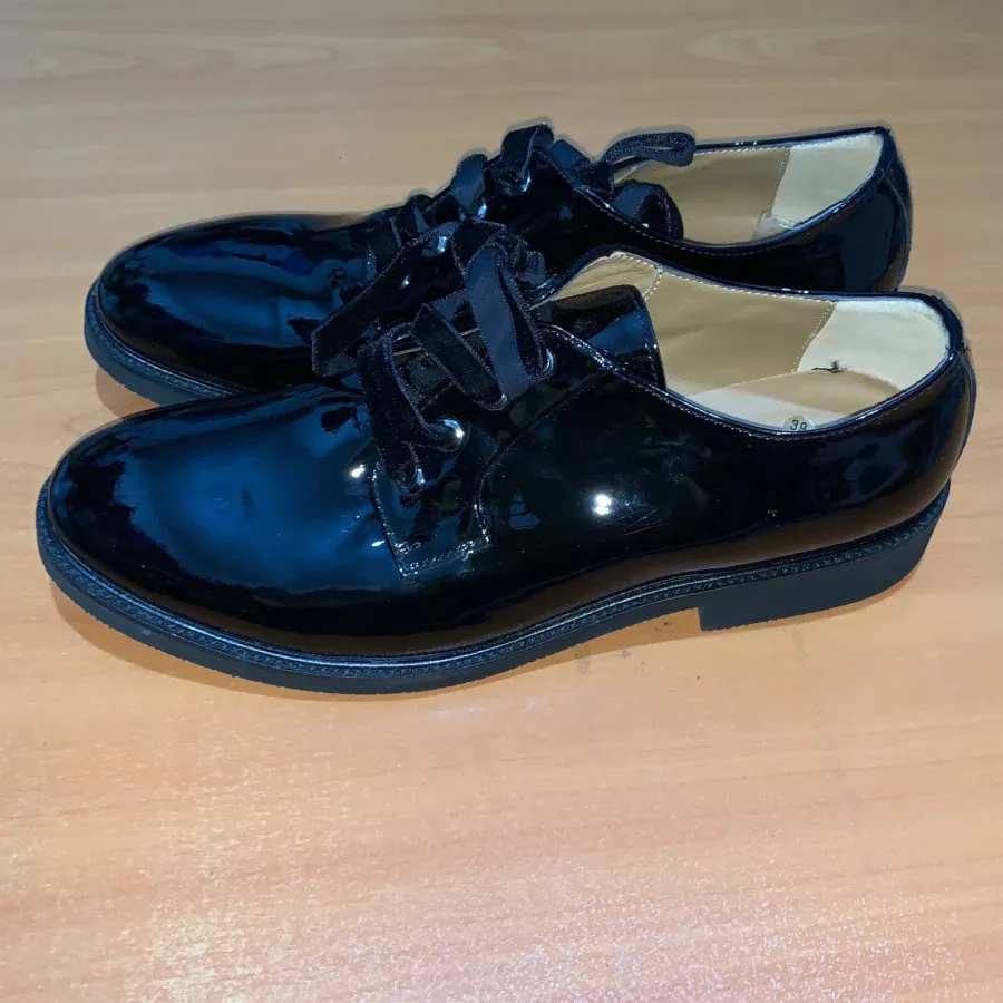 کفش ورنی برند calpierro