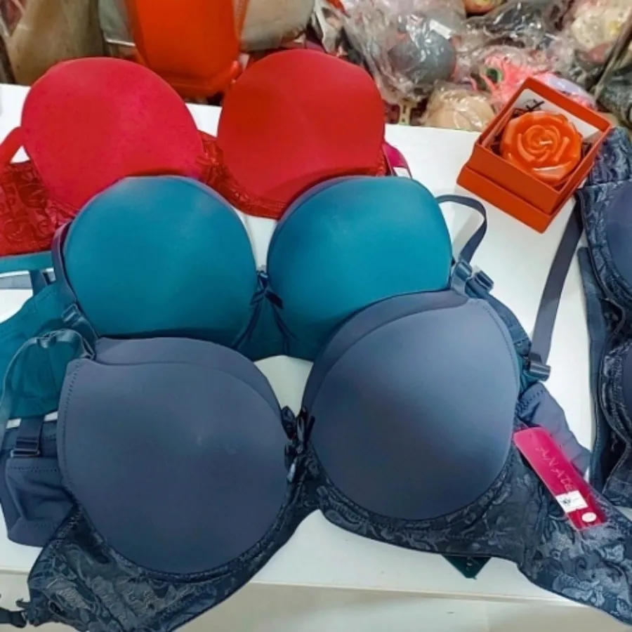 سوتین نیمه اسفنجی