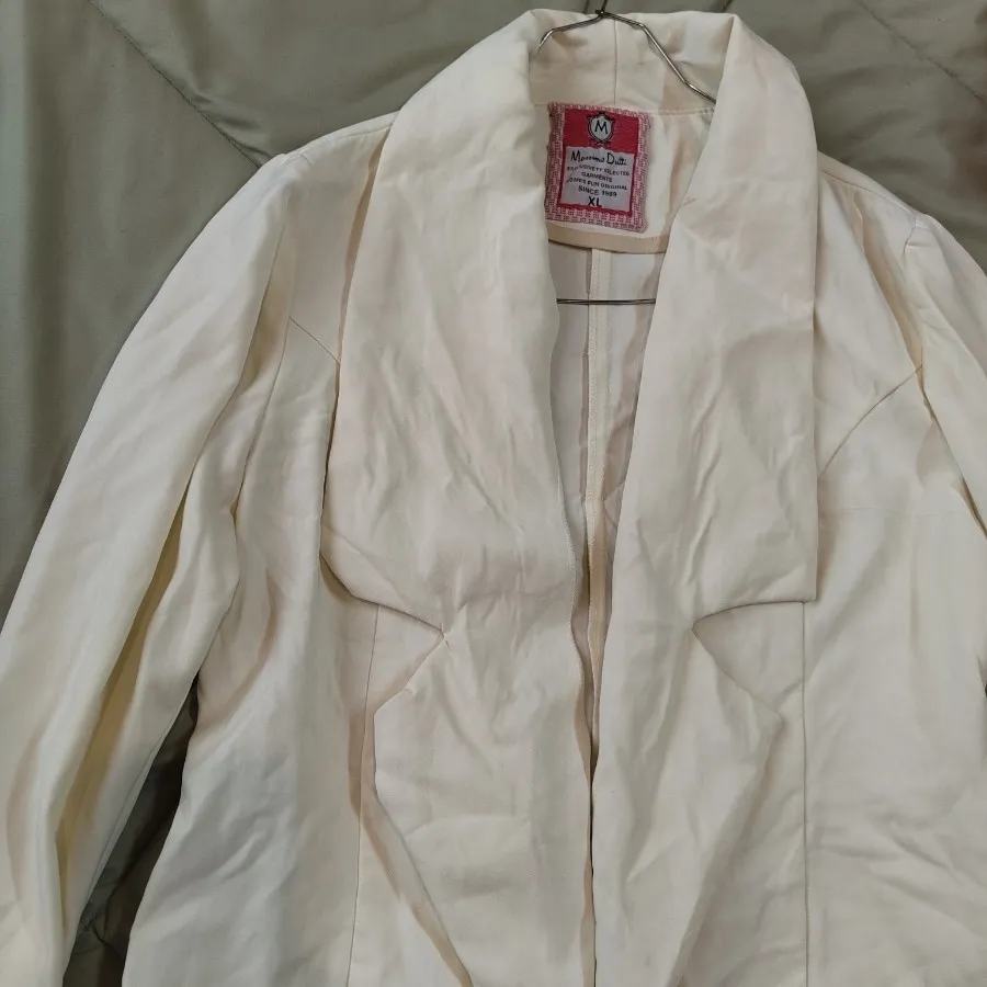 کت شیری سفید