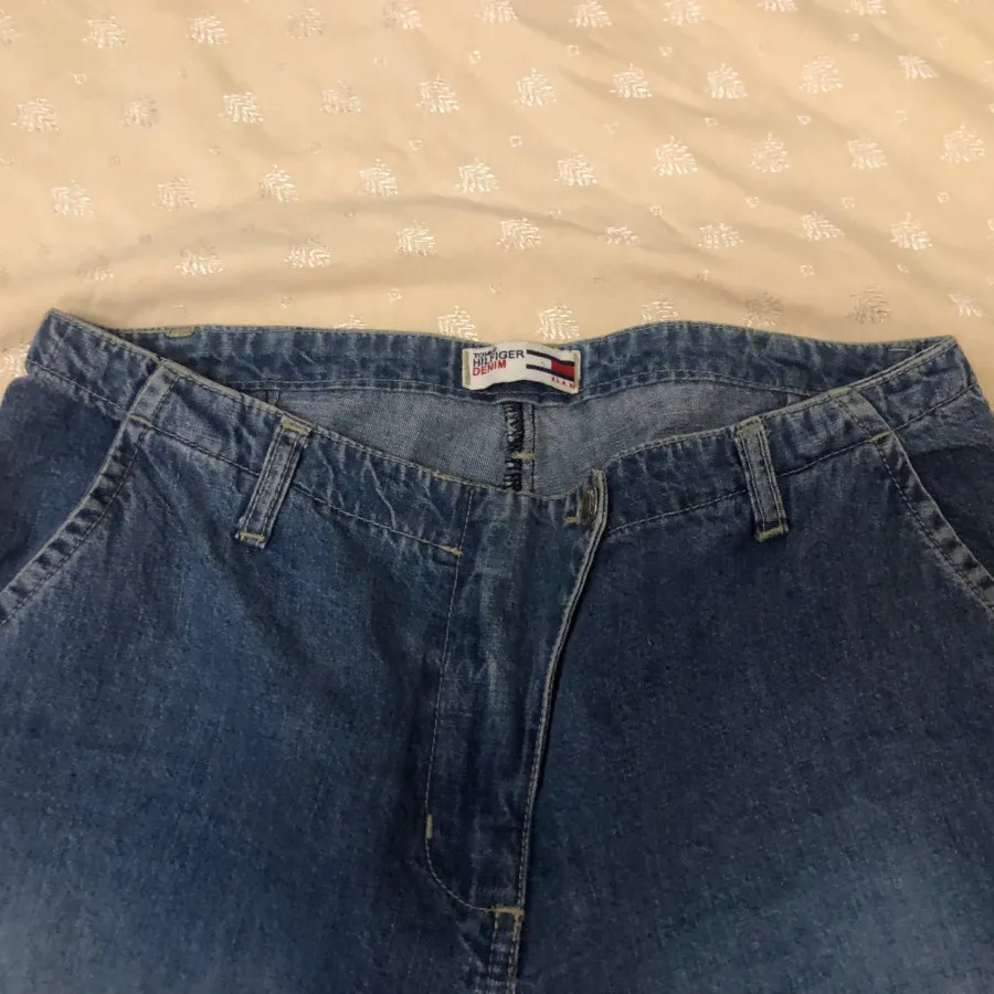 شلوار لی تامی هیلفیگر