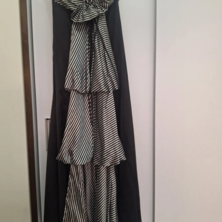 پیراهن دکلته