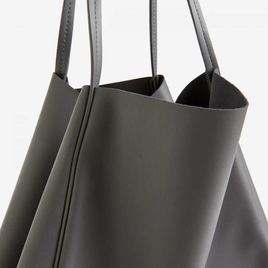 کیف سبک و جادار اچ اند ام