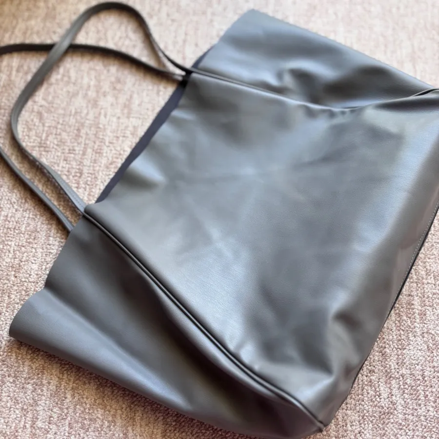 کیف سبک و جادار اچ اند ام