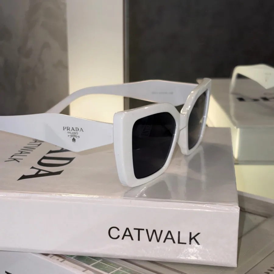 عینک آفتابی سفید