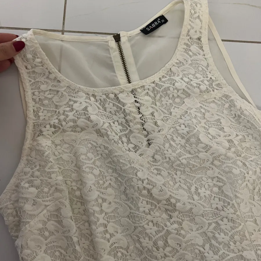 پیراهن سفید