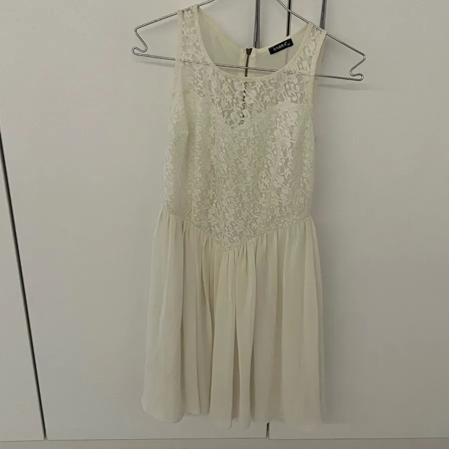 پیراهن سفید