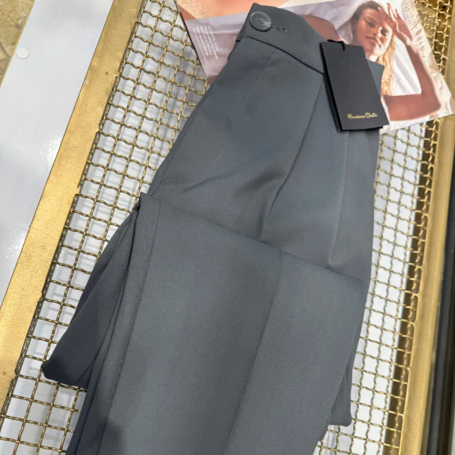 شلوار پارچه‌ای مام