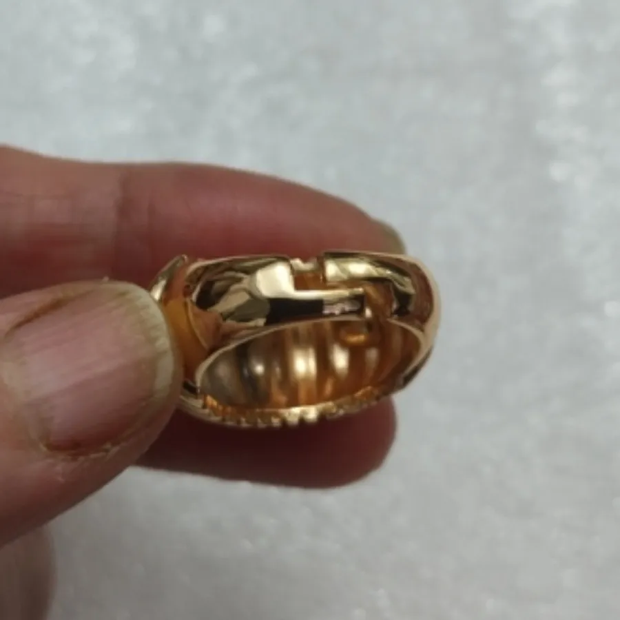 انگشتر زیبا،خاص وبا کیفیت