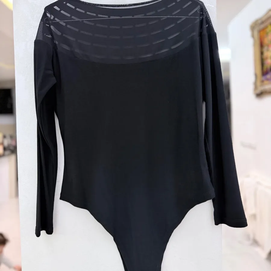 بادی نگین دار