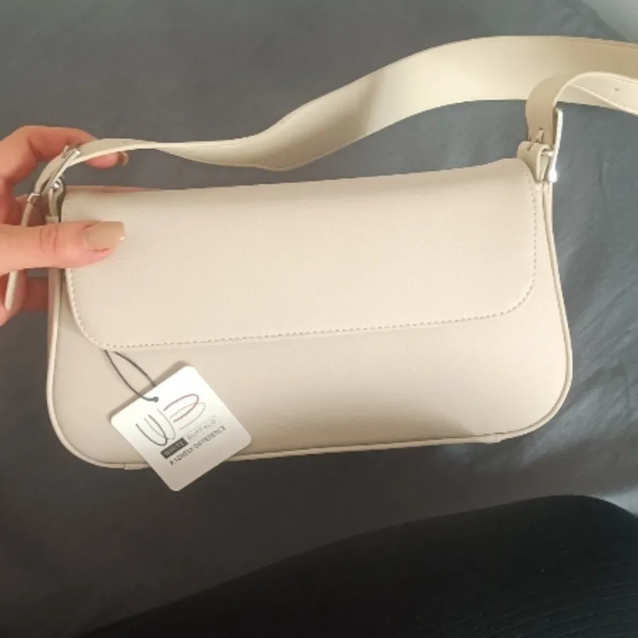 کیف بوفالو سفید