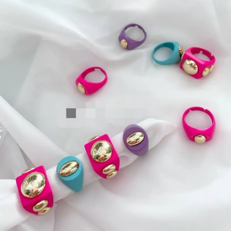 انگشتر فلزی رنگی خاص