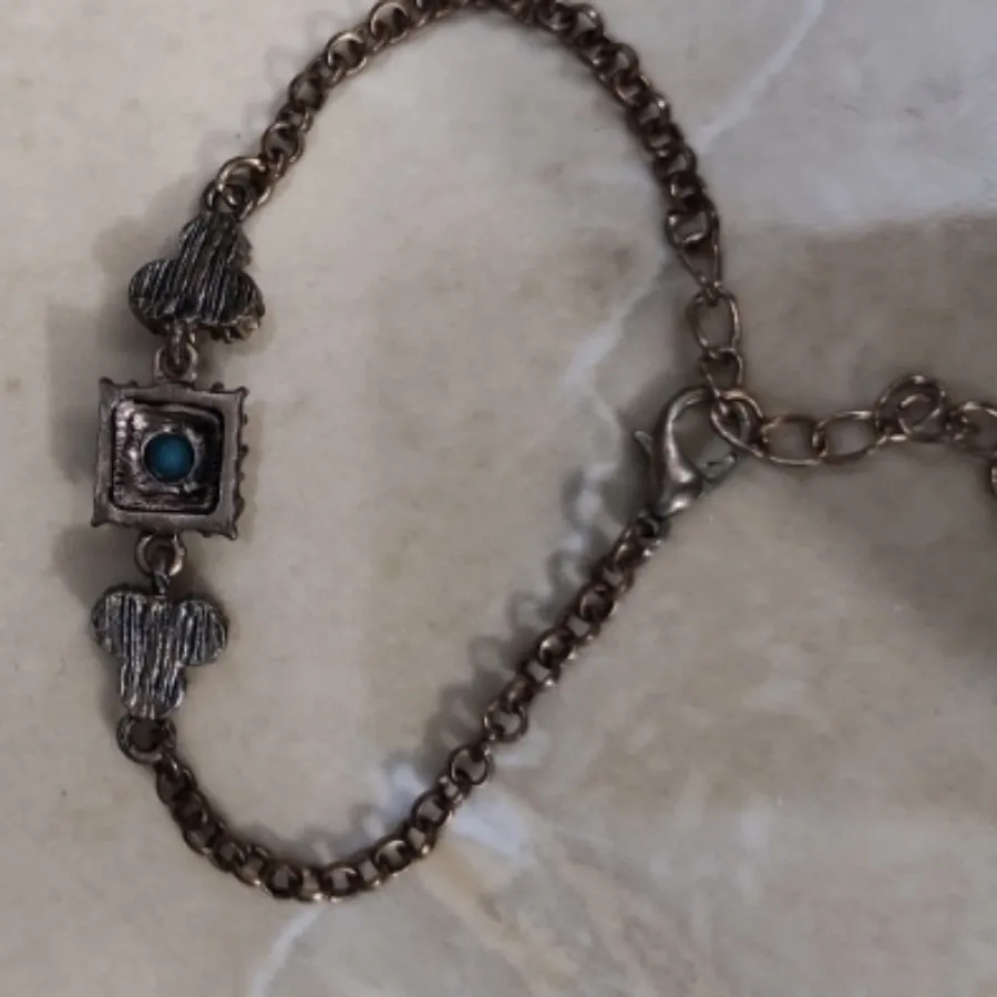 دستبند زیبا با نگین رنگی